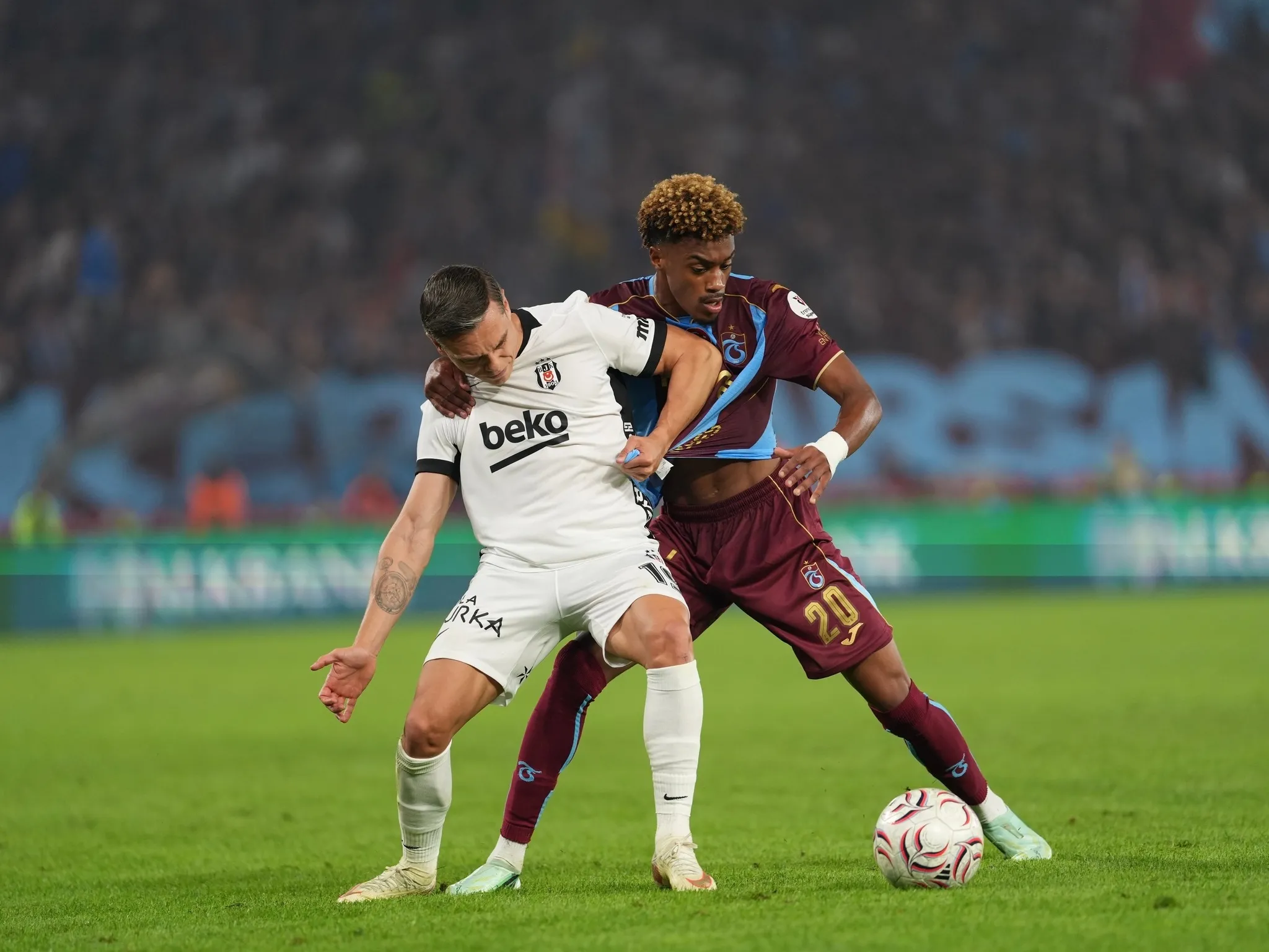 Spor yazarlarından Trabzonspor-Beşiktaş maçı değerlendirmesi: Tam bir satranç maçı!