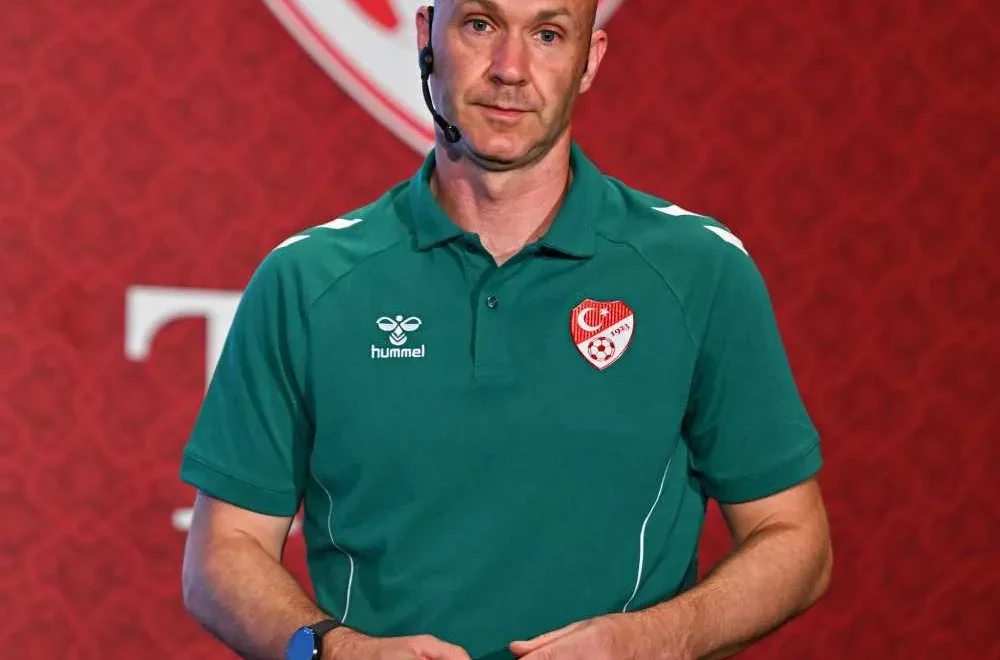 MHK'den paylaşım: Anthony Taylor tartışmalı pozisyonları yorumladı!
