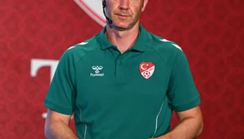 Anthony Taylor analyse les décisions arbitrales sur les réseaux sociaux