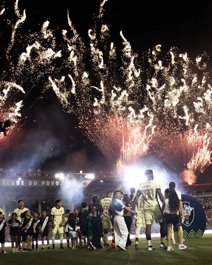 La fiesta de la gente de Vasco en un partido de Brasileirao