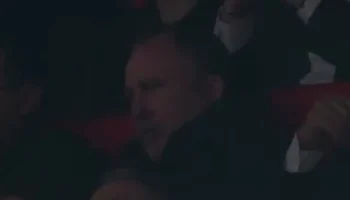 Sergen Yalçın assiste au derby entre Galatasaray et Fenerbahçe au RAMS Park