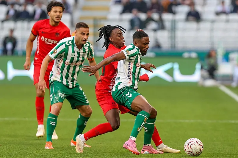 tumosan-konyaspor-nefes-aldi-genclerbirligini-2-golle-gecti-1792939362721.jpeg TÜMOSAN Konyaspor Gençlerbirliği'ni 2 golle geçti!