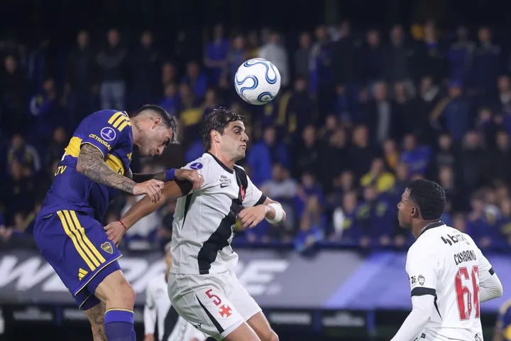 Santiago Sosa les pidió disfrutar el partido (EFE/ Juan Ignacio Roncoroni)