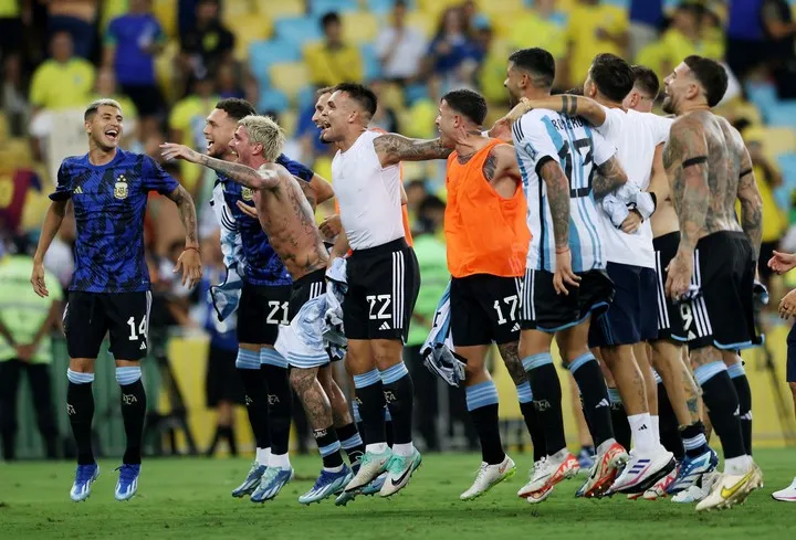 Los jugadores argentinos celebrando aquel histórico triunfo en el Maracaná (Reuters)